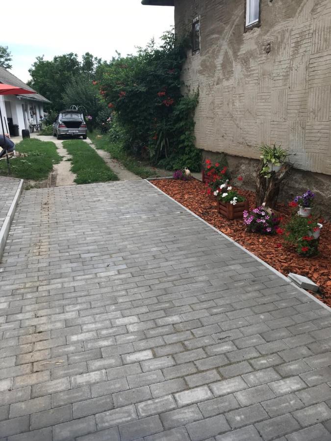 Apartament Agi Fogado Kisujszallas Zewnętrze zdjęcie
